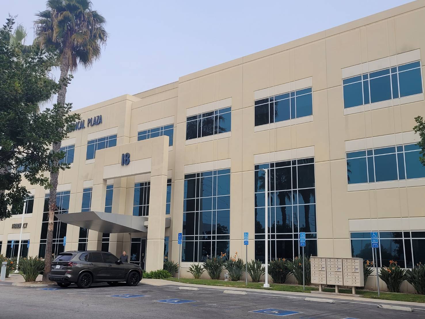 爾灣市醫療診所分租